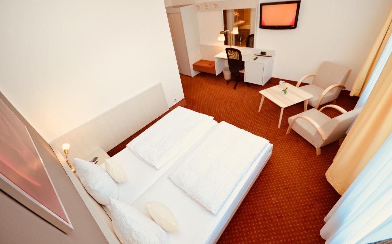 Cityhotel Ульцинь Екстер'єр фото