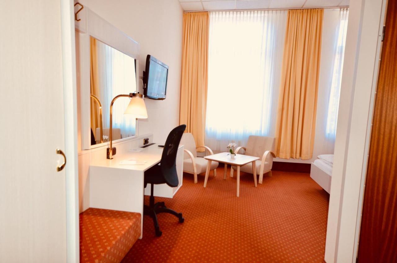 Cityhotel Ульцинь Екстер'єр фото